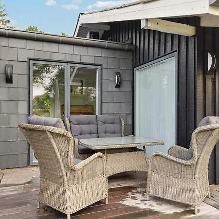 Сasa de vacaciones 4 Bedroom Cozy In Skjern