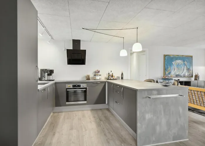 4 Bedroom Cozy In Ferienhaus *